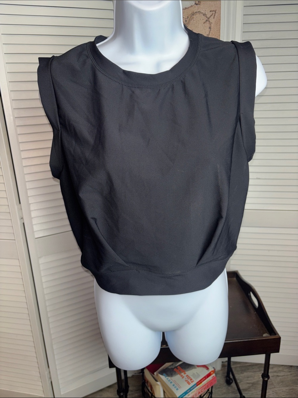 Halara Sleeveless Black Cropped Tank Top